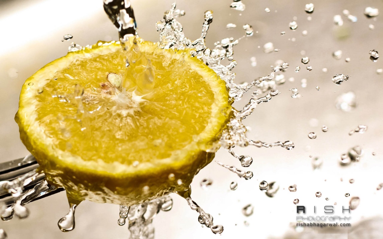 Lemon Water Splash