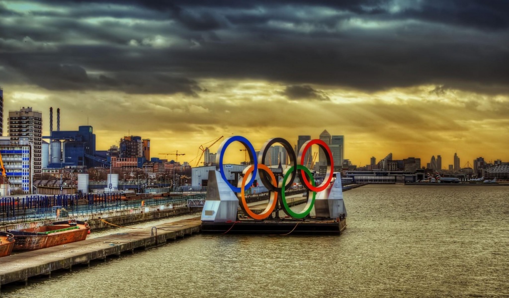 London Olympics 2012 Circles Floating On Thames River Olympic Rings