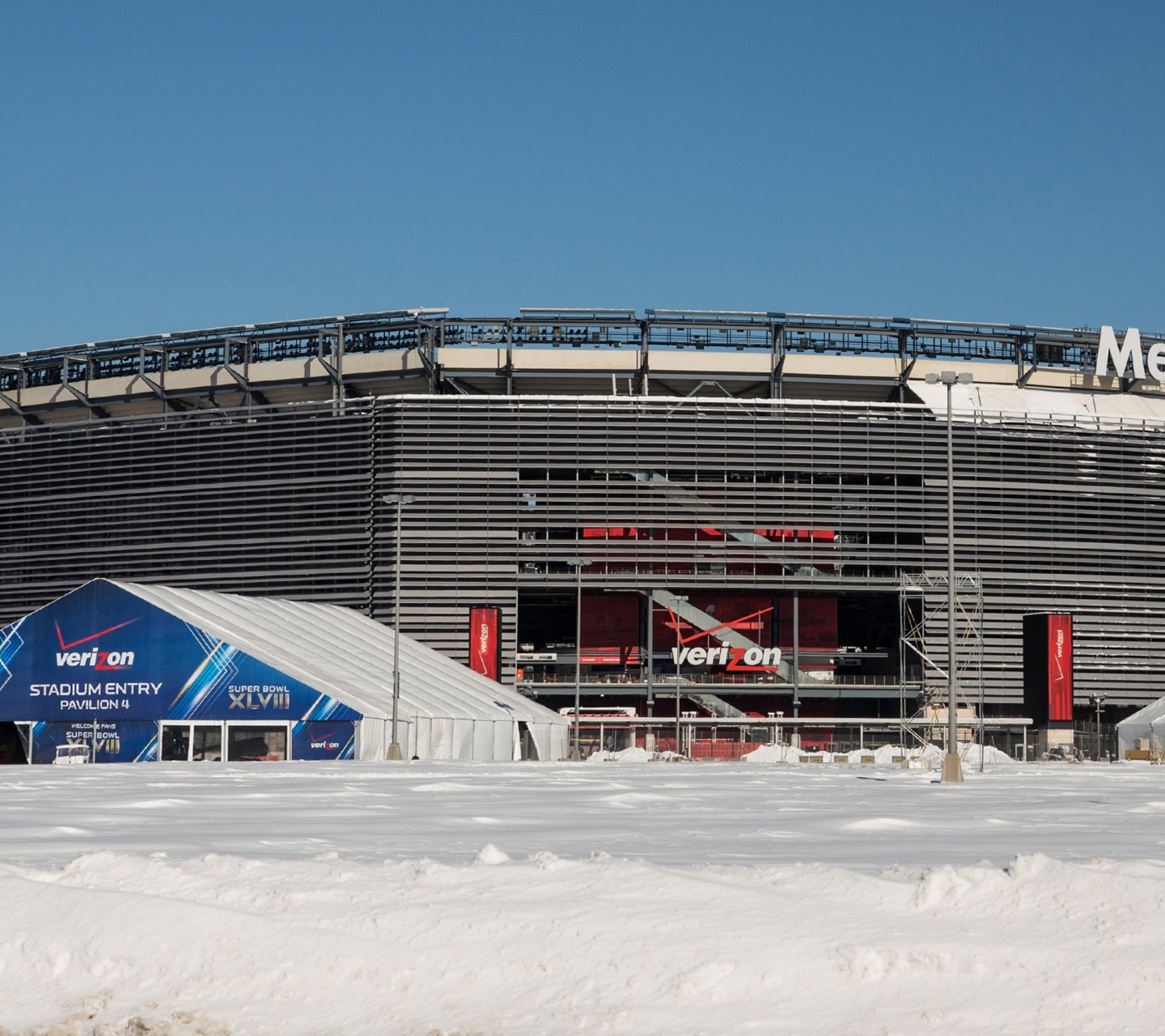 MetLife Stadium Snow-Super Bowl 2014