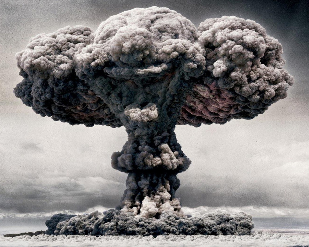 Mushroom Cloud Nuclear Explosion