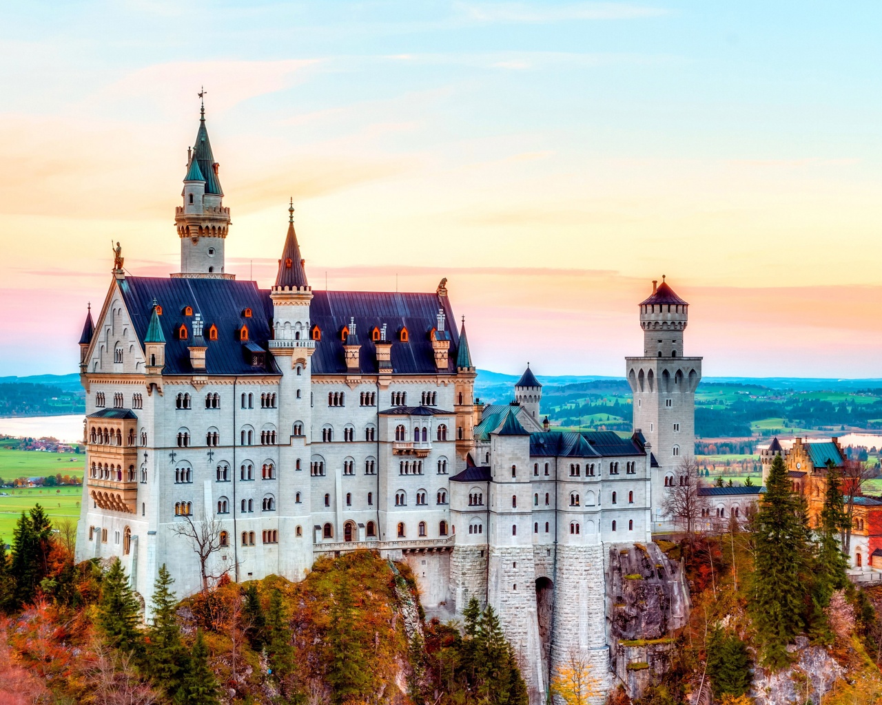 Neuschwanstein Castle Autumn Germany