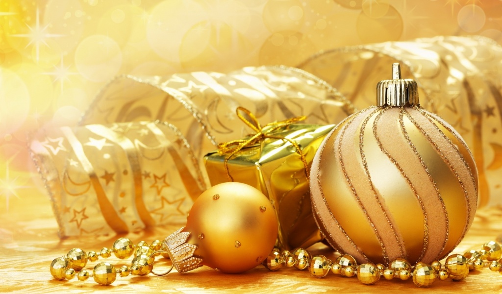 New Year Christmas Spheres Gold