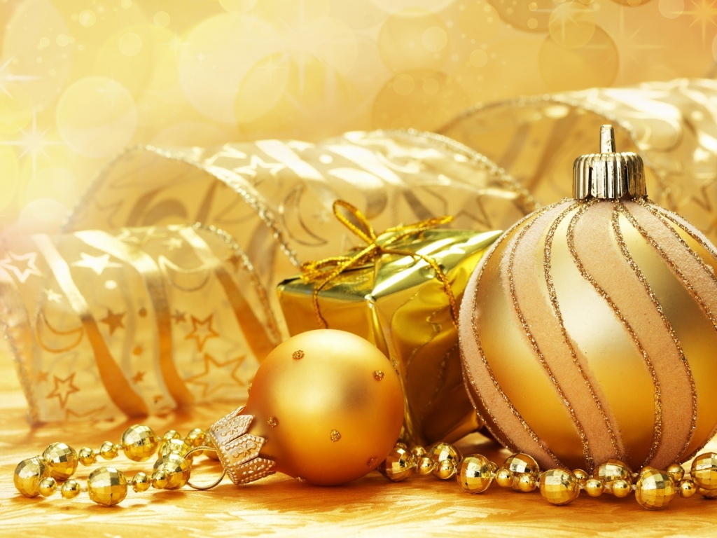 New Year Christmas Spheres Gold