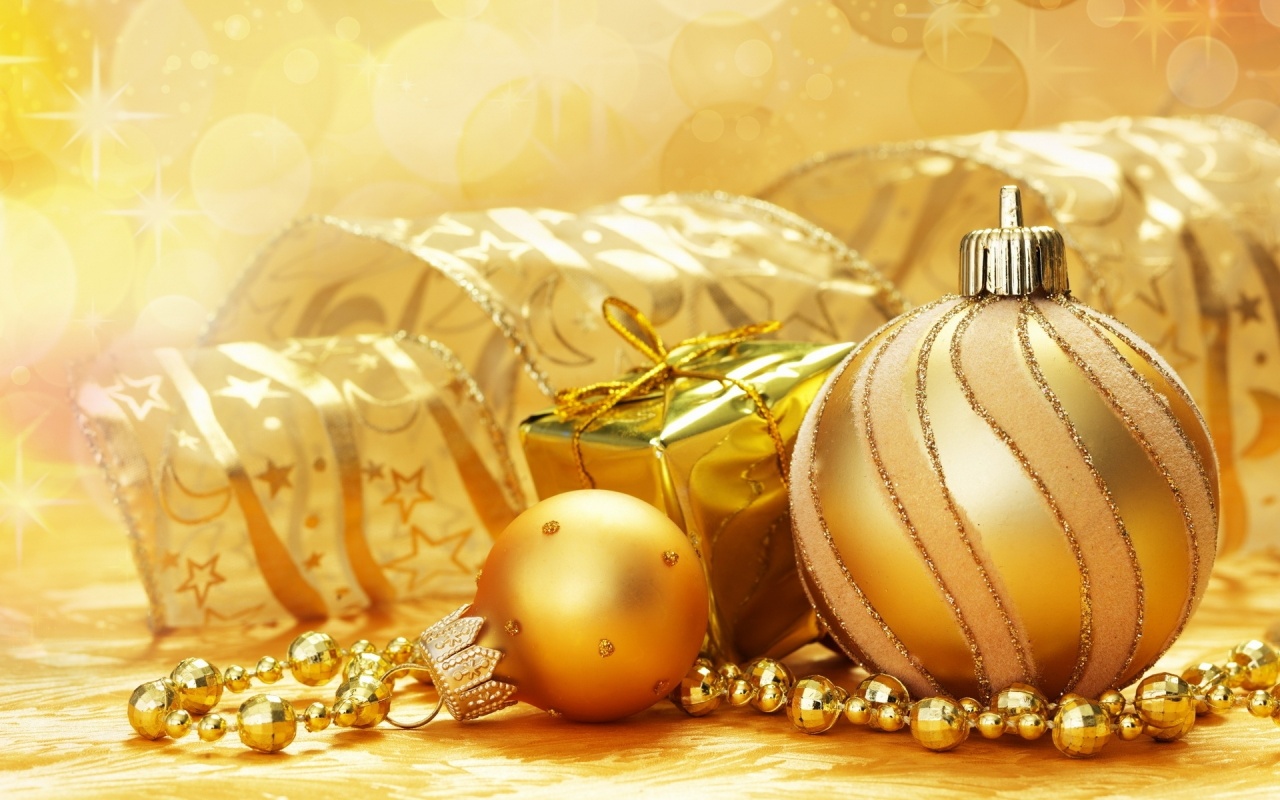 New Year Christmas Spheres Gold