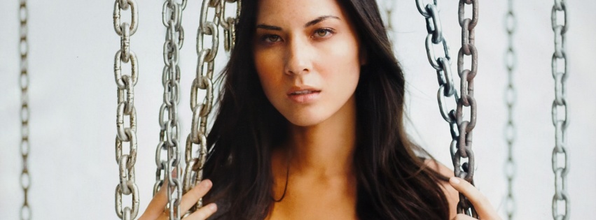 Olivia Munn Brunette Freckles Face Chain