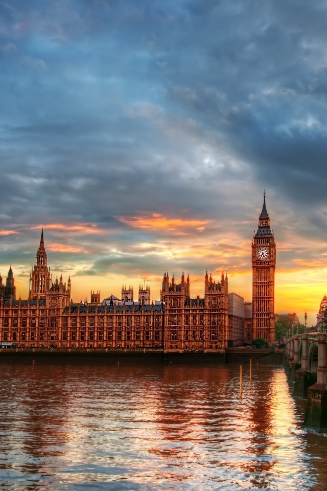 Palace Of Westminster Clock Tower River Thames London