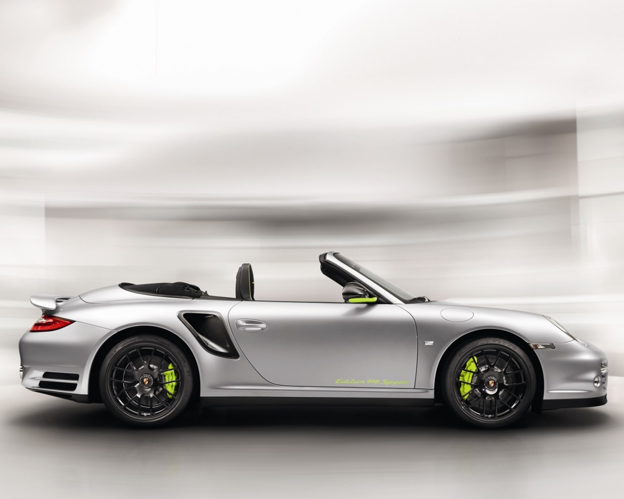 Porsche Turbo S 918 Spyder 2