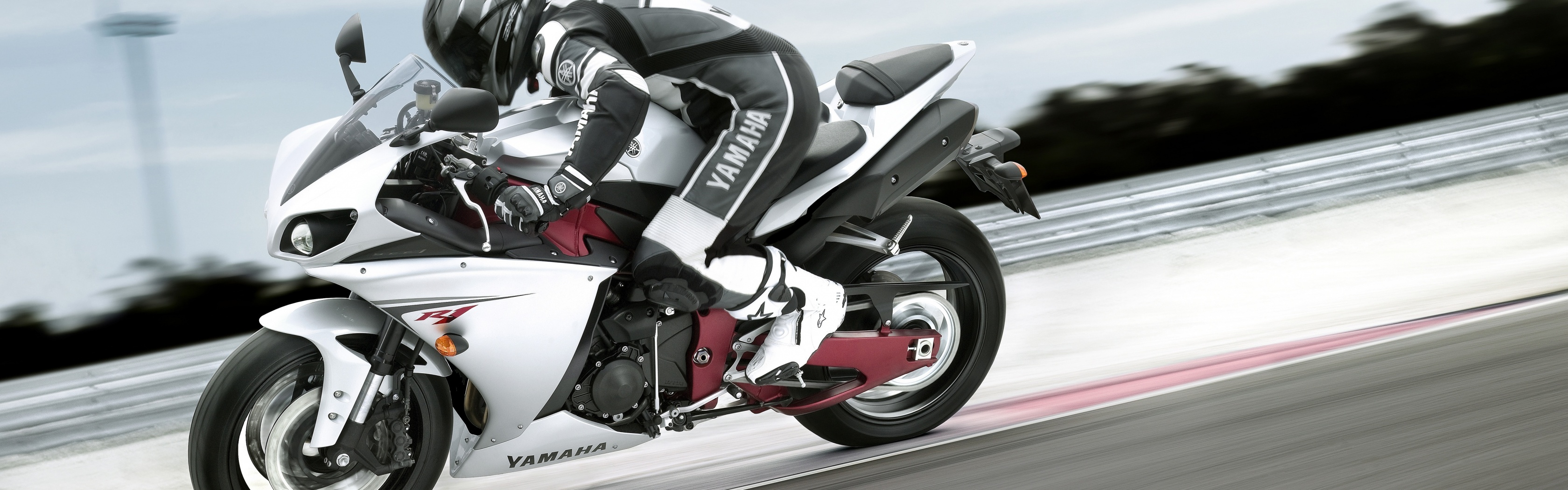 Racing On A Yamaha YZF-R1