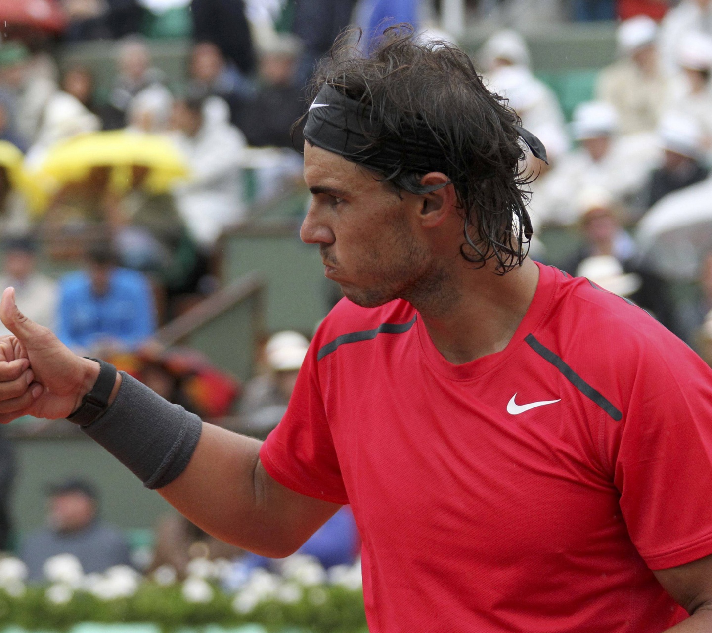 Rafael Nadal Gives Thumbs Up