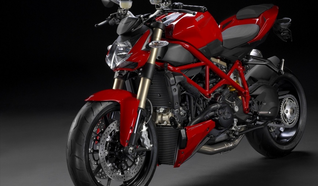 Red Front Motorbikes Ducati Streetfighter Angle