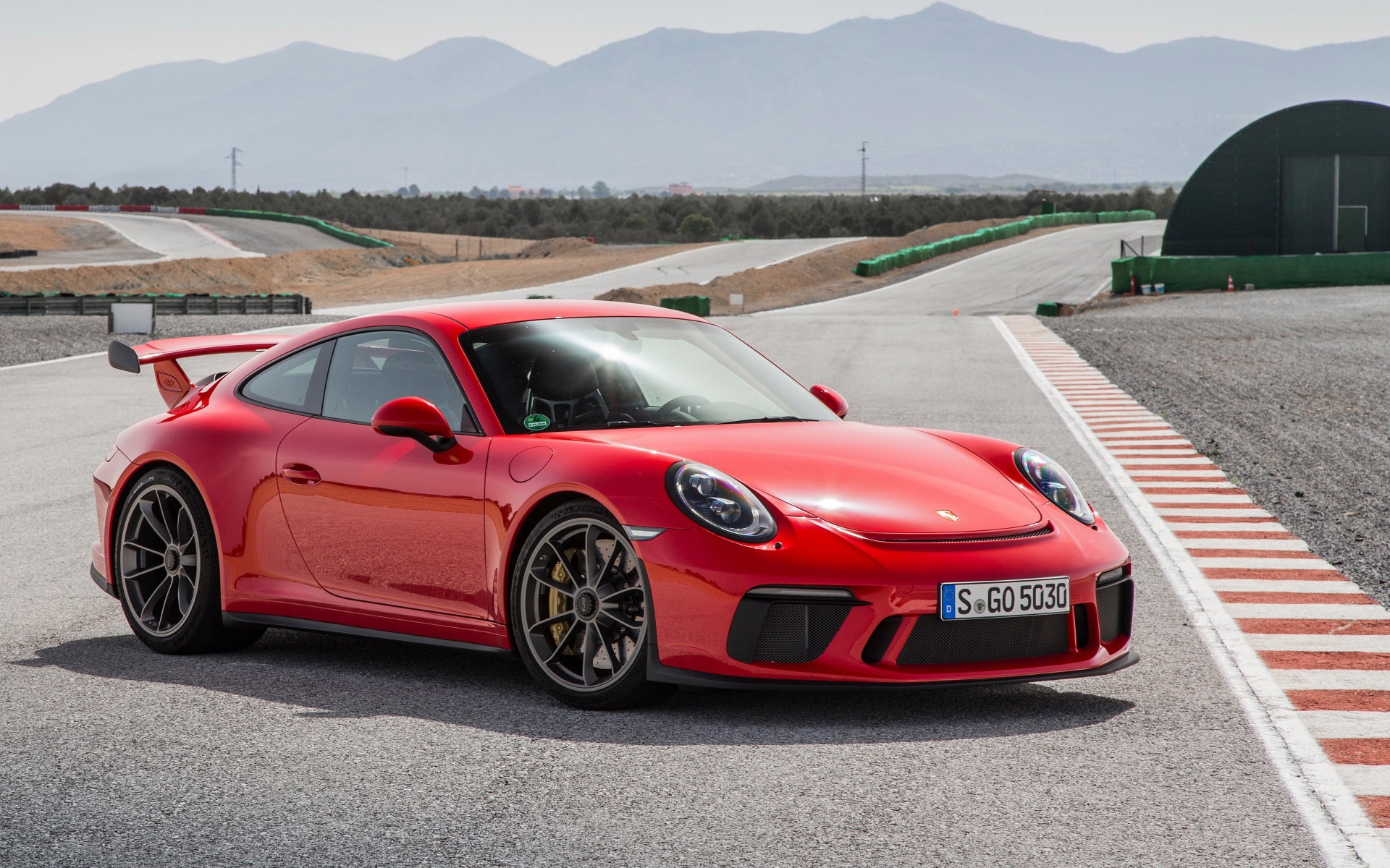 Red Porsche 911 GT3