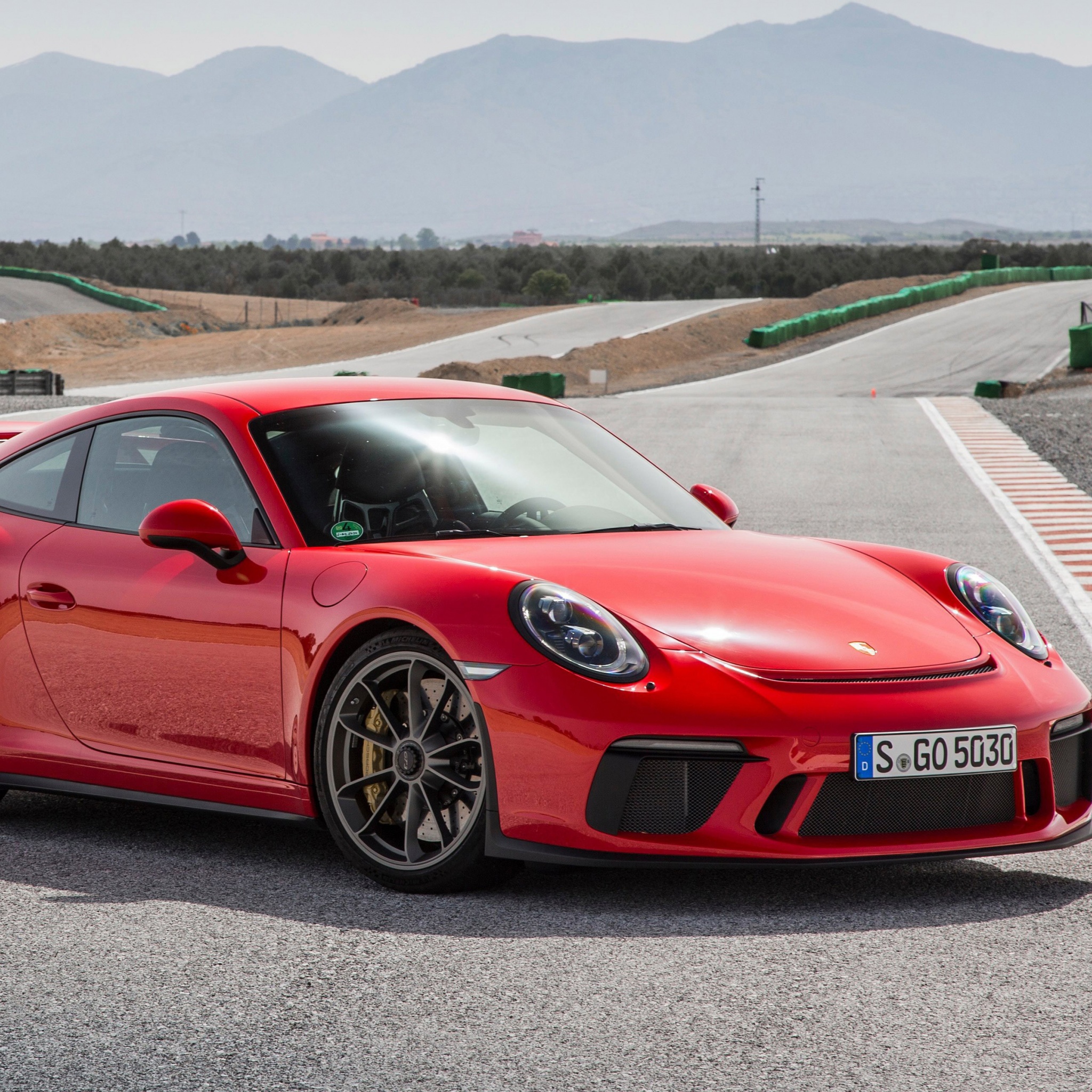 Red Porsche 911 GT3