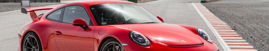 Red Porsche 911 GT3