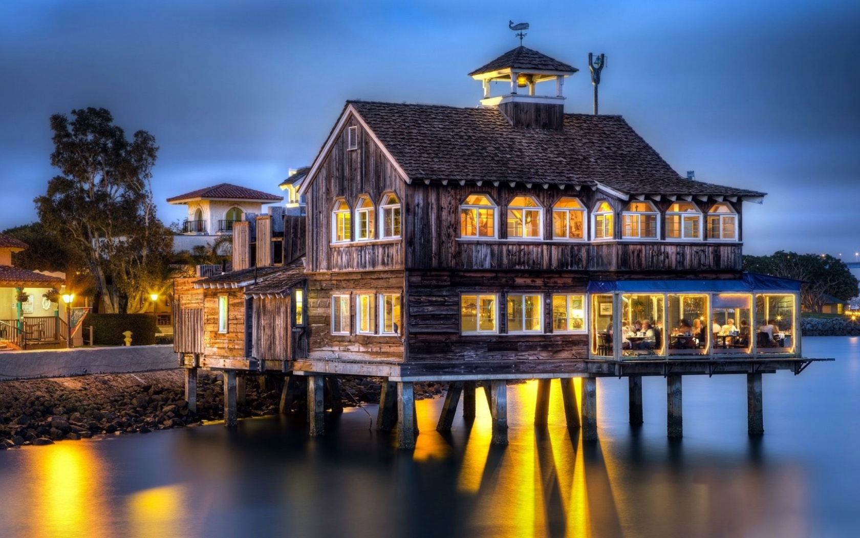 Restaurant On The Water