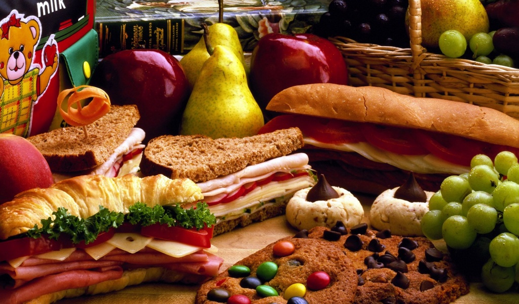 Sandwiches Cookies Bread Grapes Pears Apples