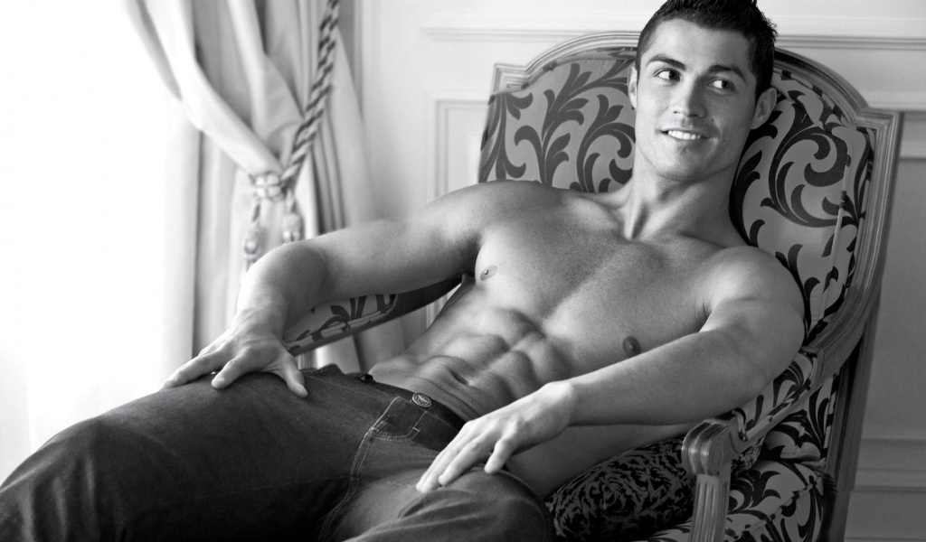 Shirtless Cristiano Ronaldo