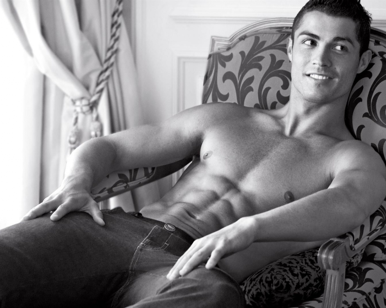 Shirtless Cristiano Ronaldo