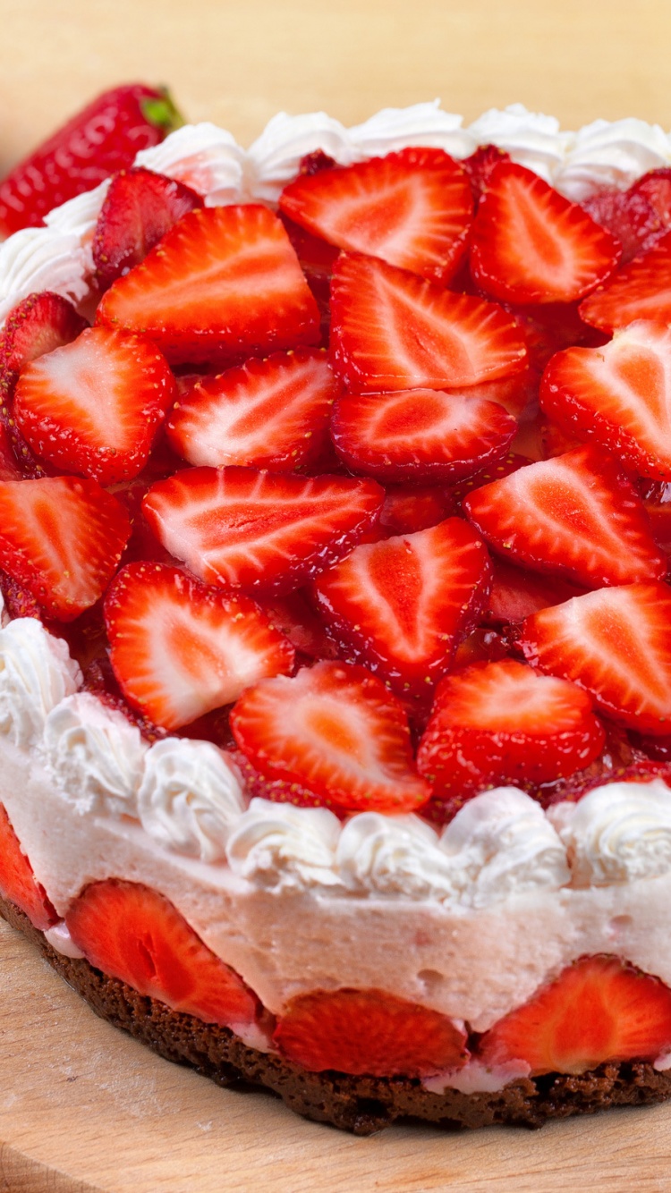 Strawberries Cake