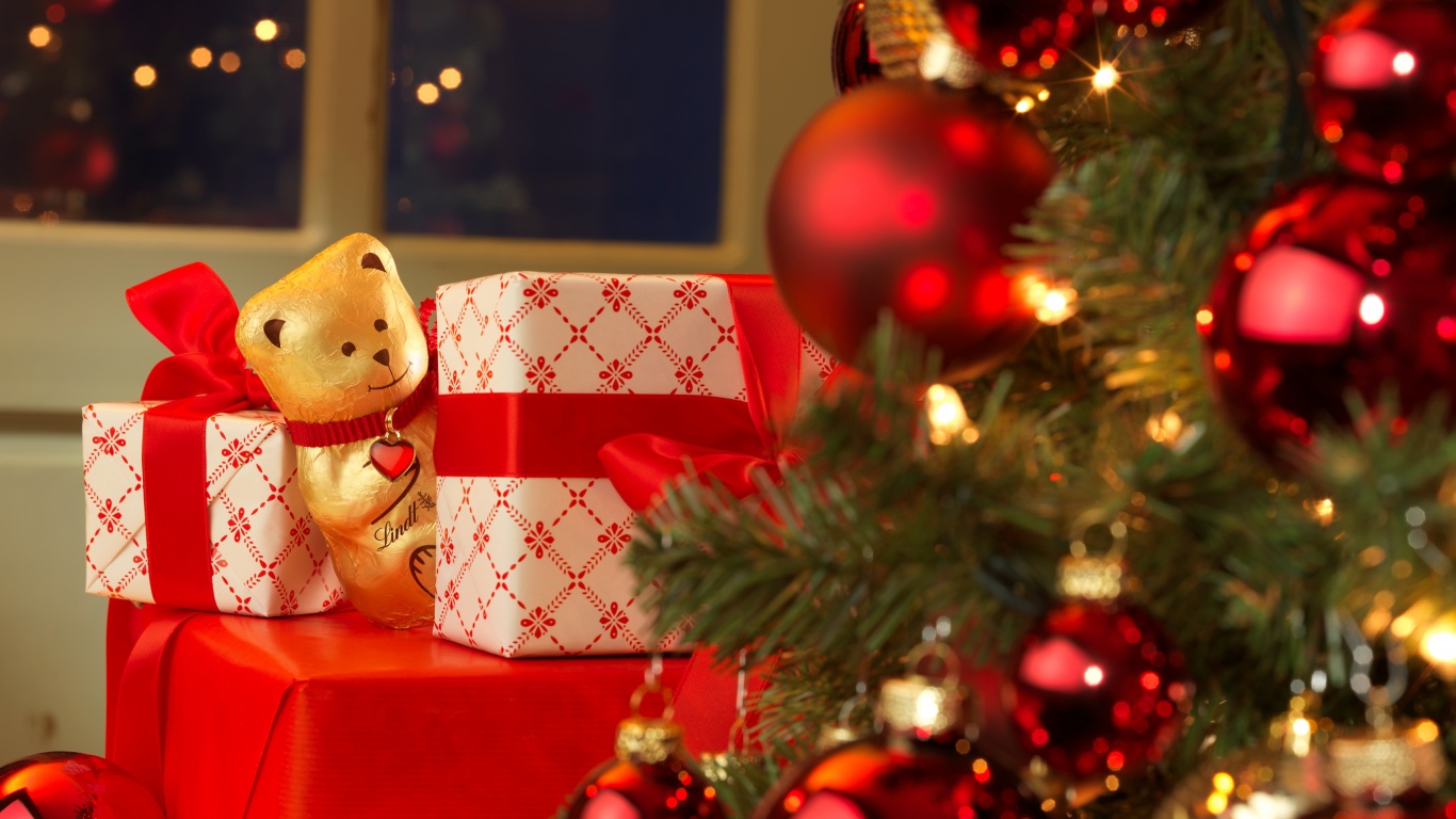 Teddy Bear Gifts And Christmas Tree