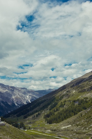 The Road Through The Mountains