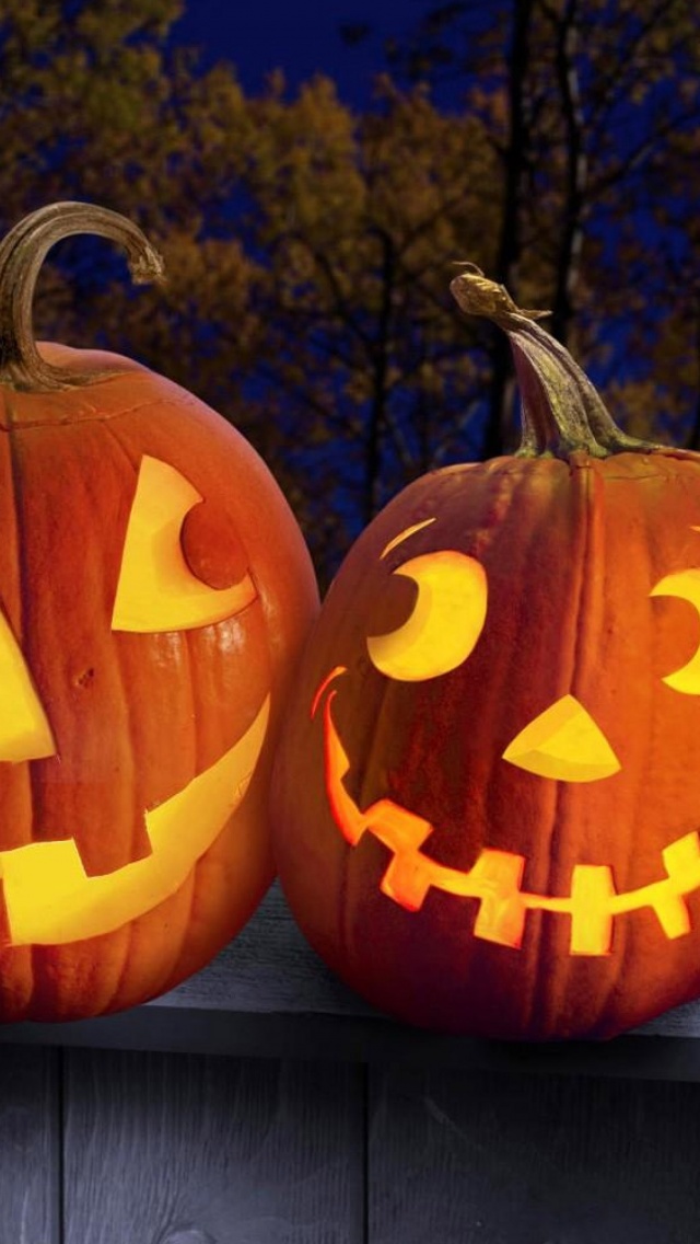 Two 3D Halloween Pumpkins