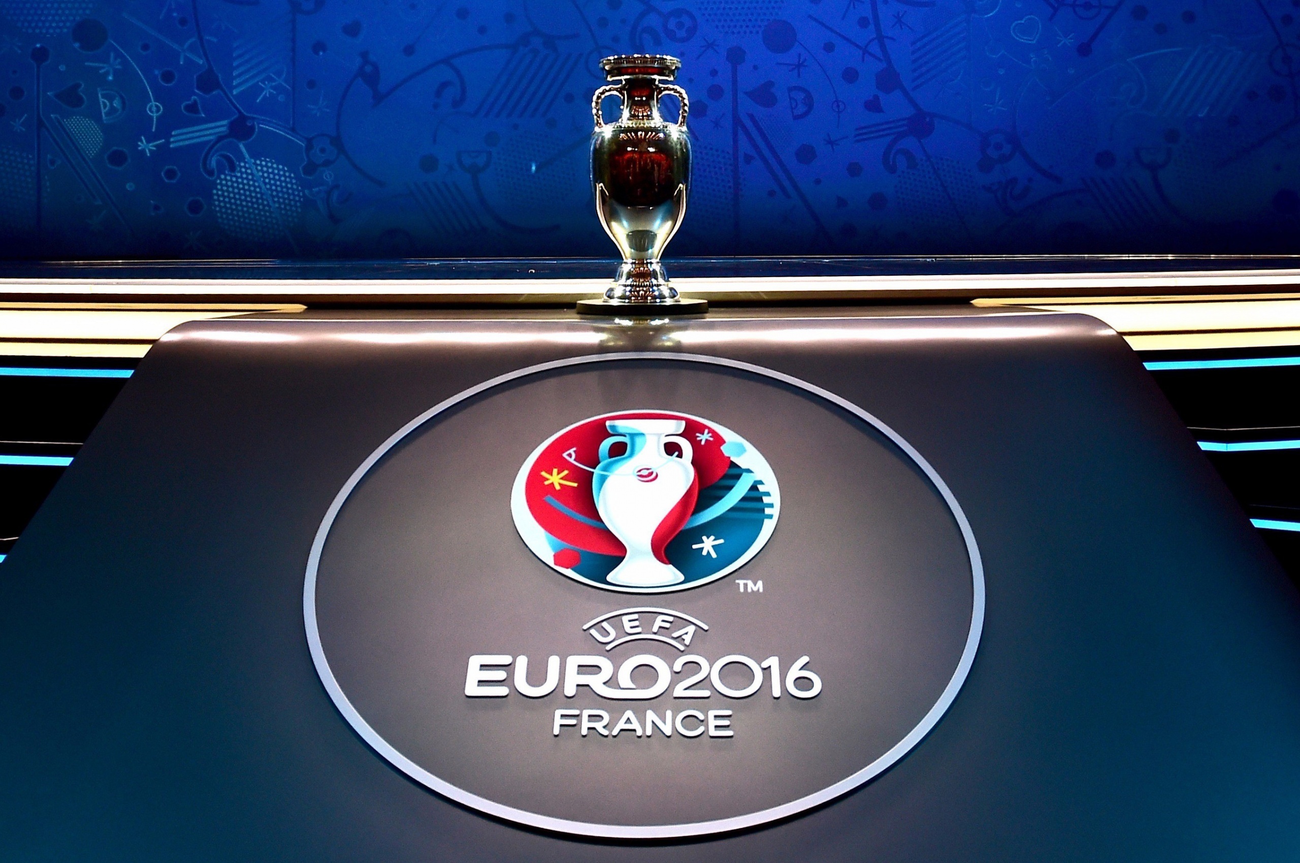 UEFA EURO 2016 Trophy