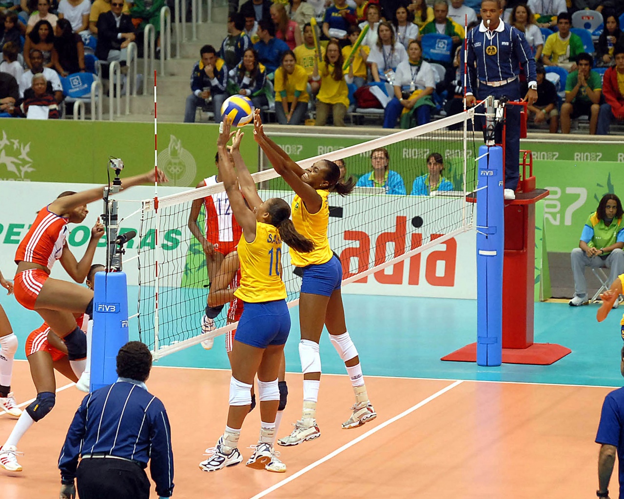 Volleyball Match - Cuba Vs Brazil