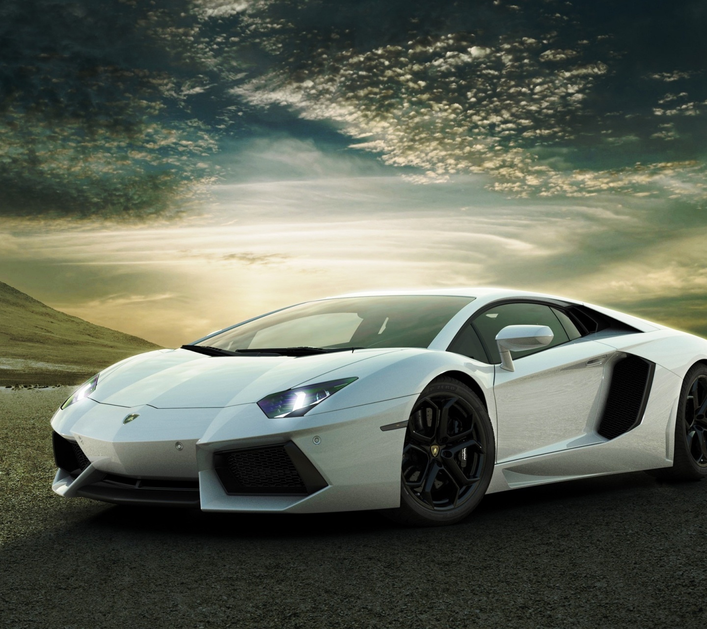 White Lamborghini Aventador