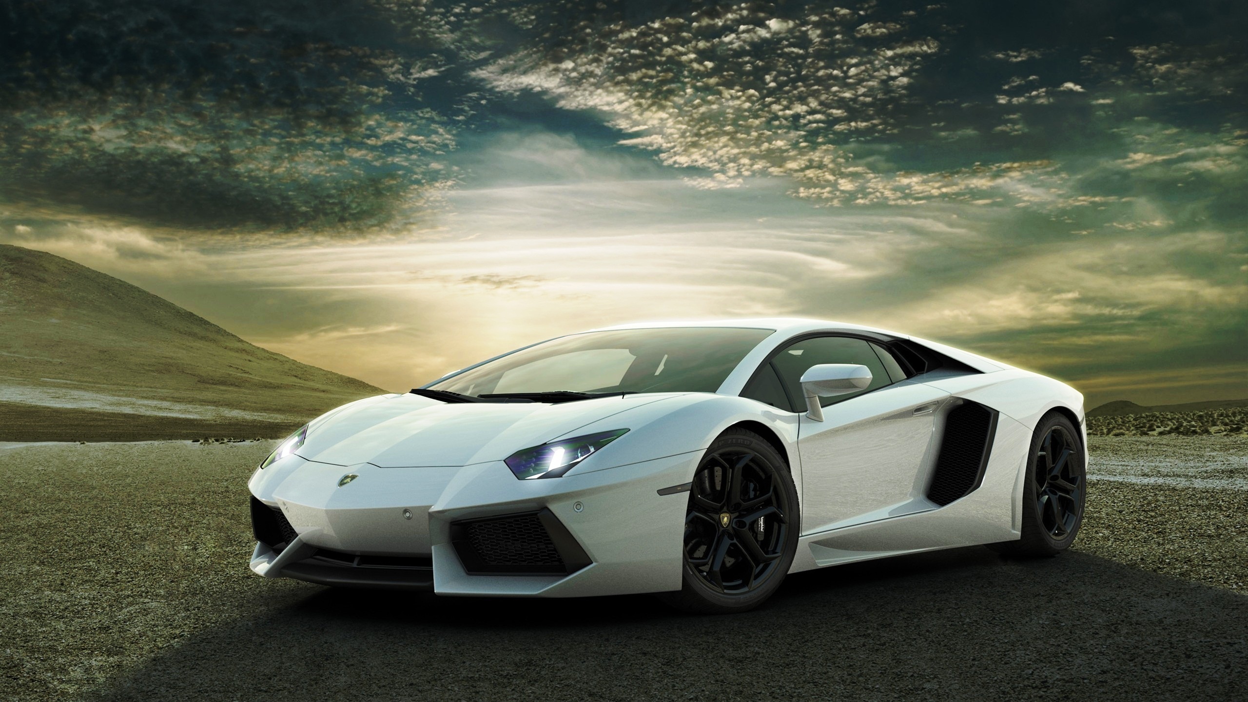 White Lamborghini Aventador