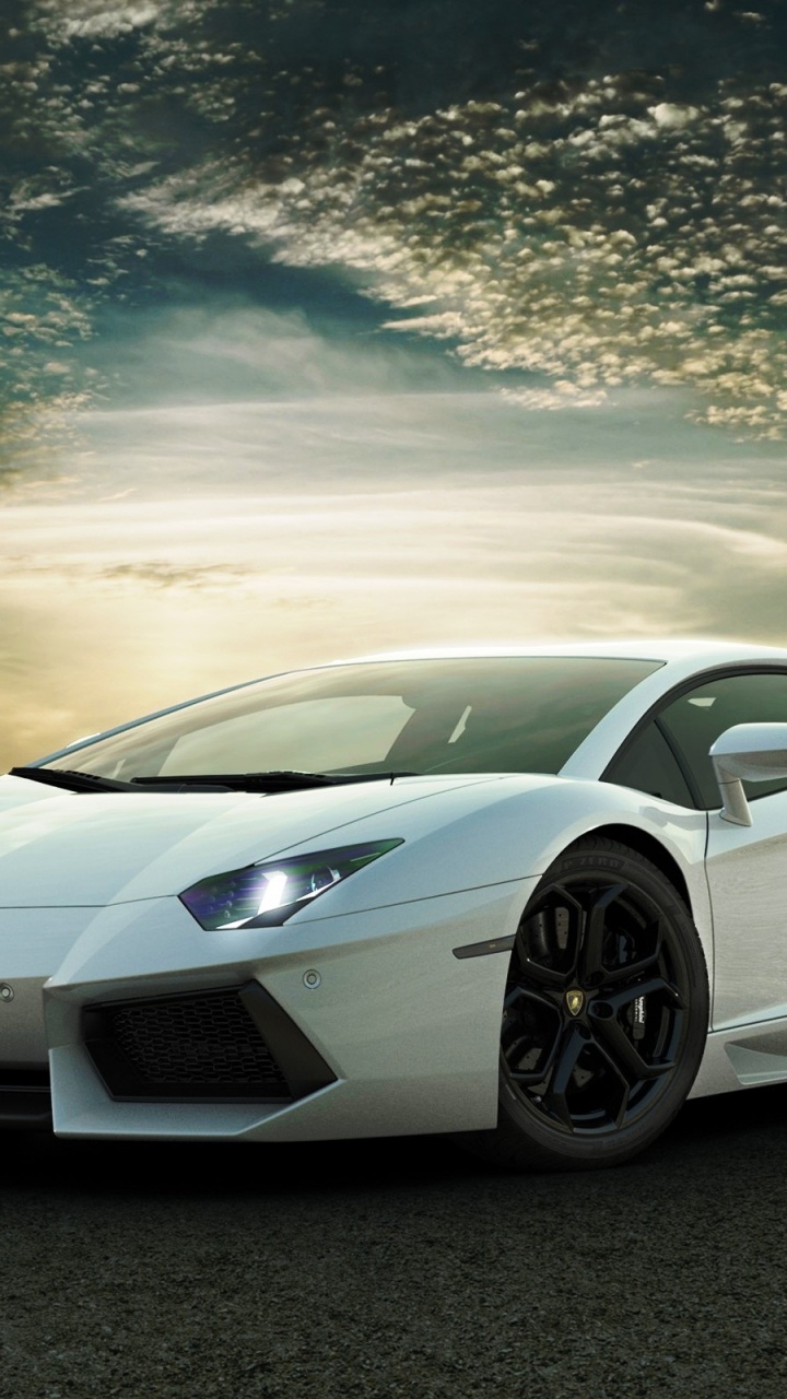 White Lamborghini Aventador