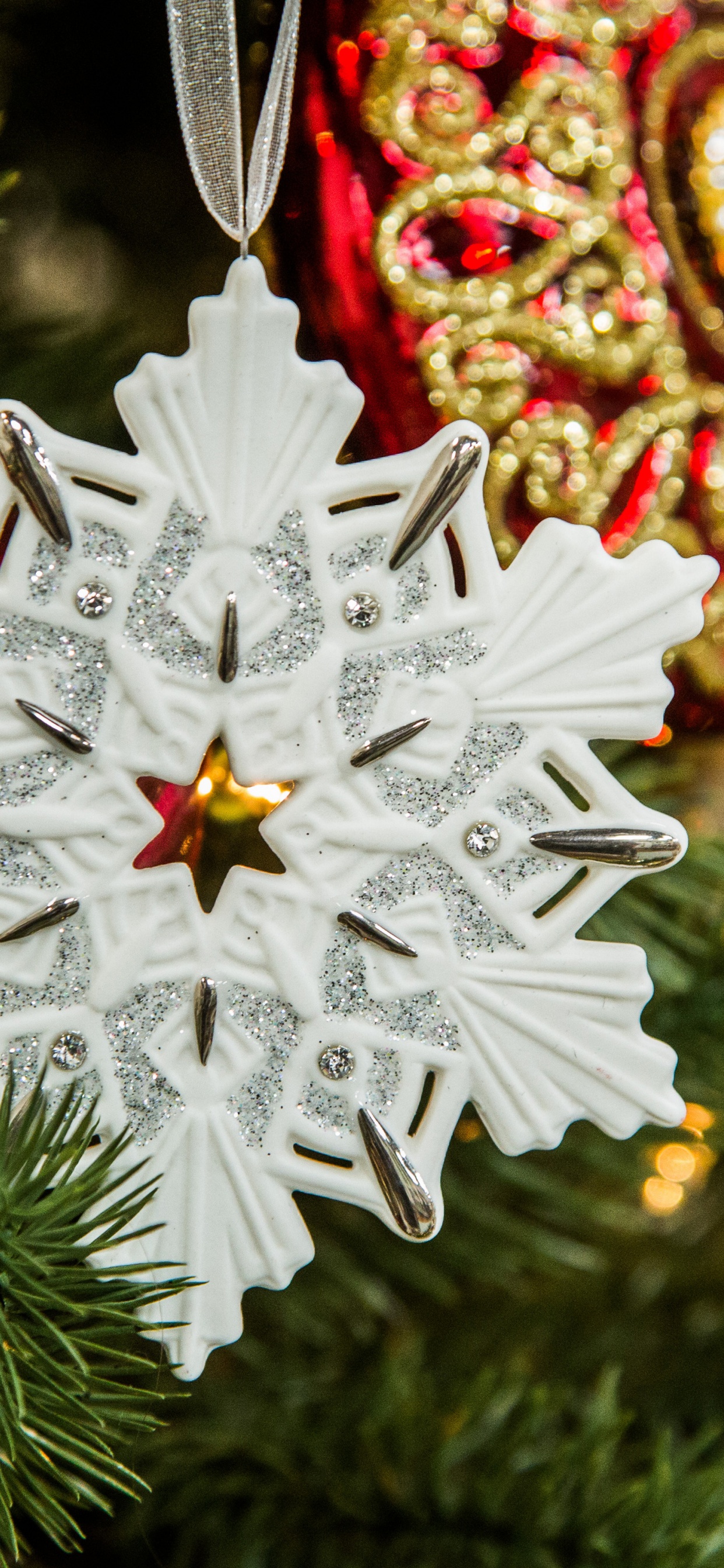 White Snowflake Christmas Tree