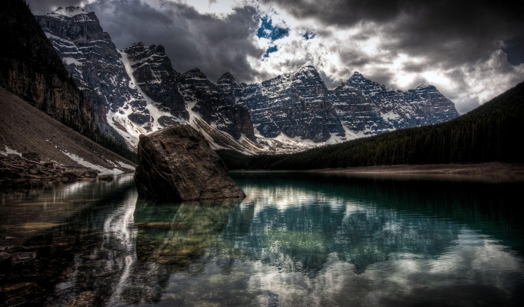 Winter Moraine Lake Canada Natural Landscapes1