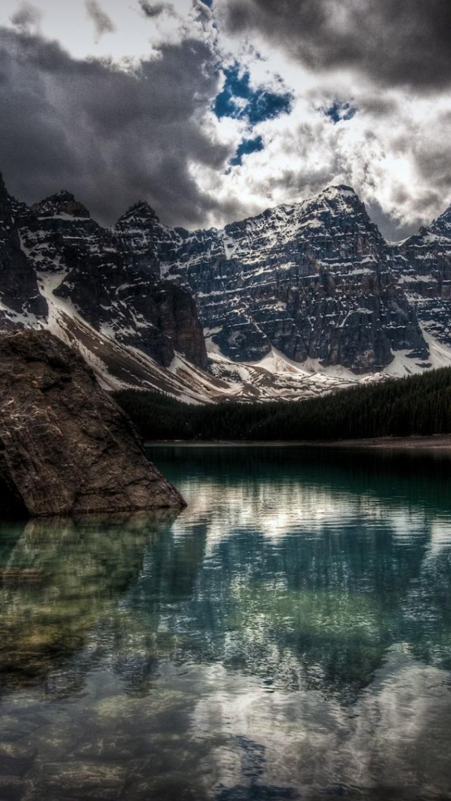 Winter Moraine Lake Canada Natural Landscapes1