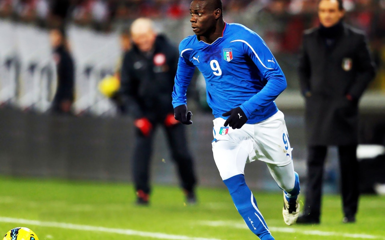 World Cup Italy National Football Team Players Mario Balotelli