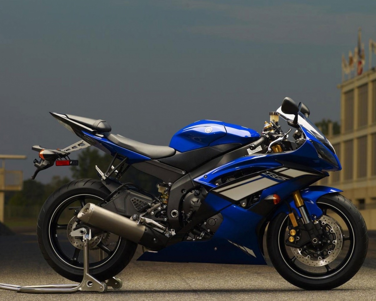 Yamaha R6