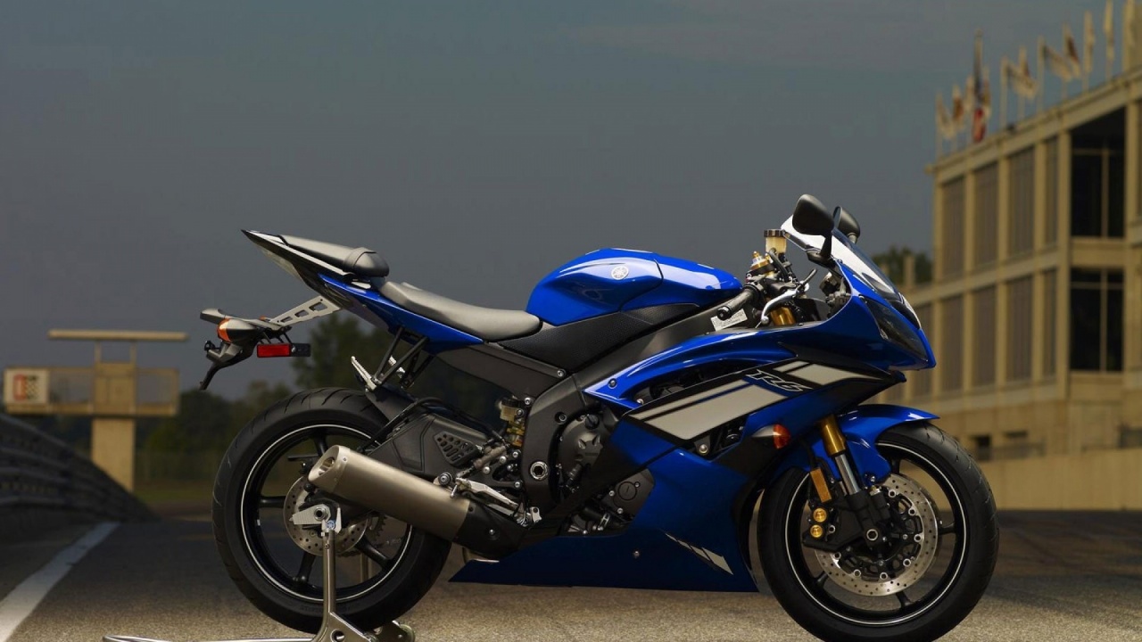 Yamaha R6