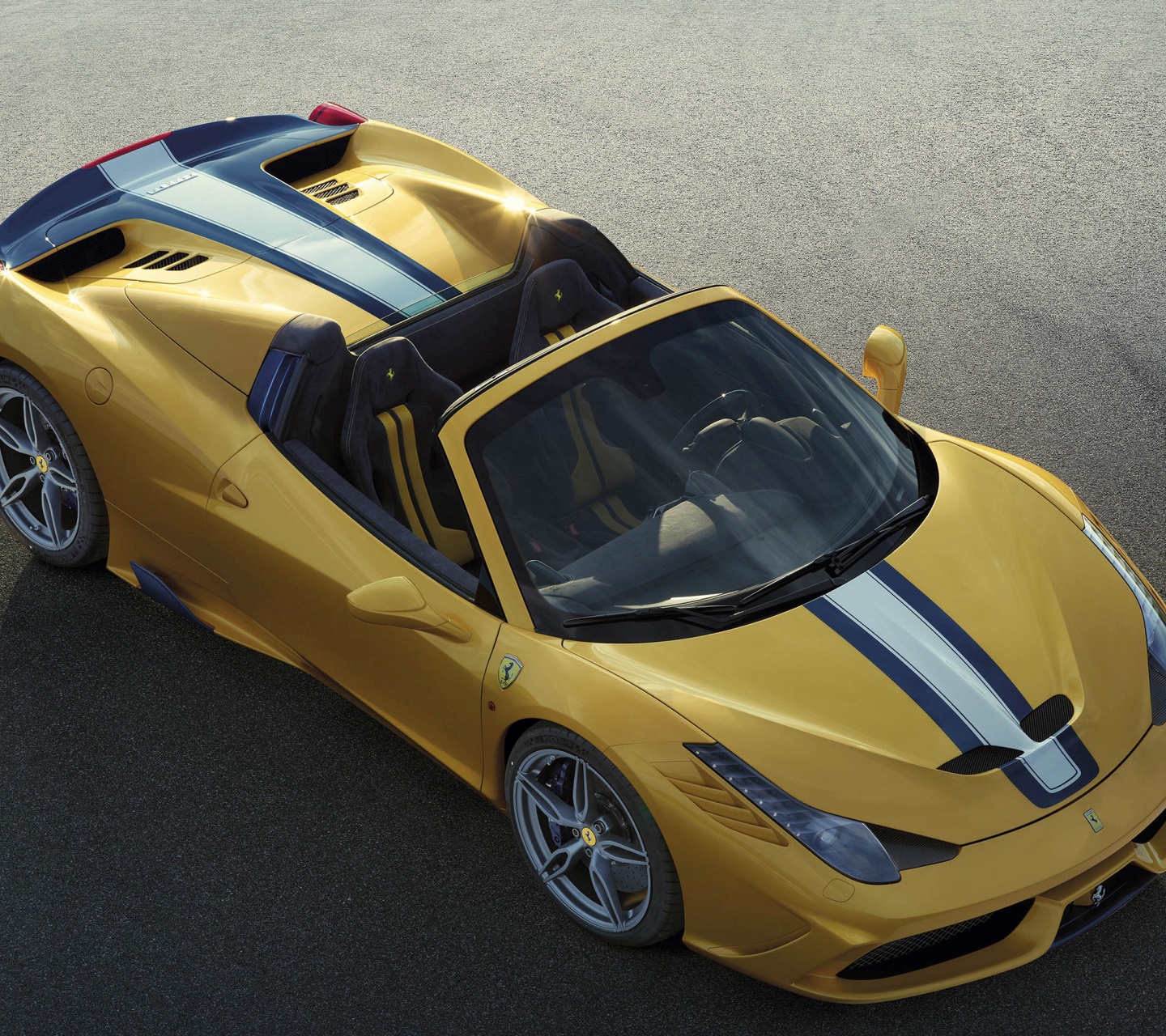 Yellow Ferrari 458 Speciale A