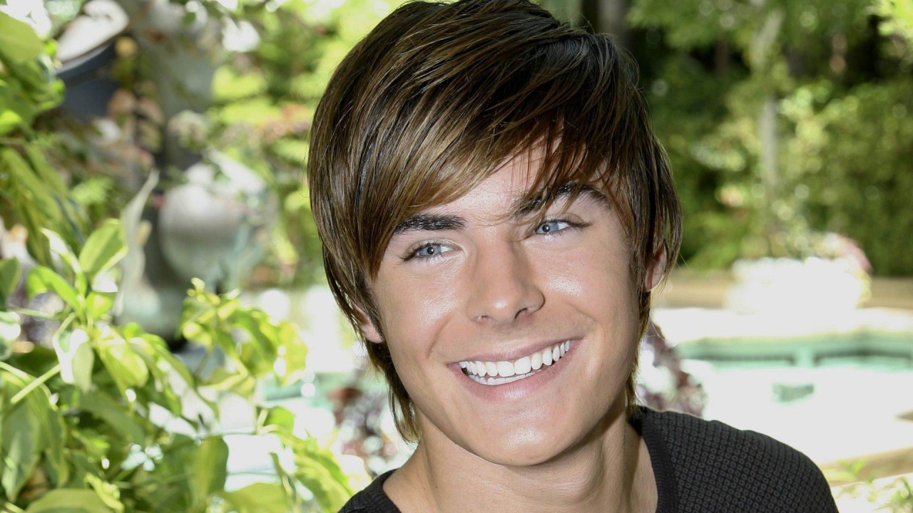 Zac Efron Smile