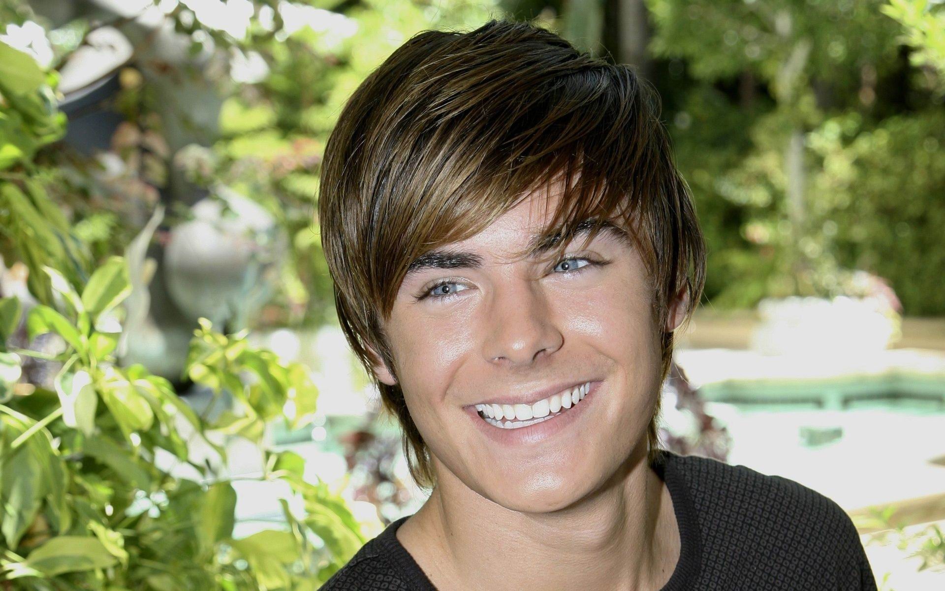 Zac Efron Smile