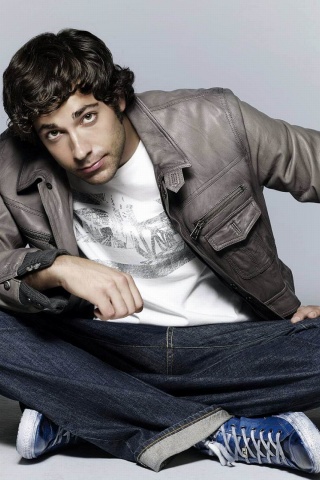 Zachary Levi Looking Up